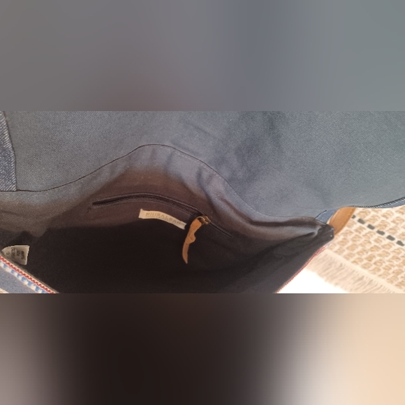 SHIRALEAH CHICAGO MESSAGER BAG, SHATCHEL - Picture 4 of 5